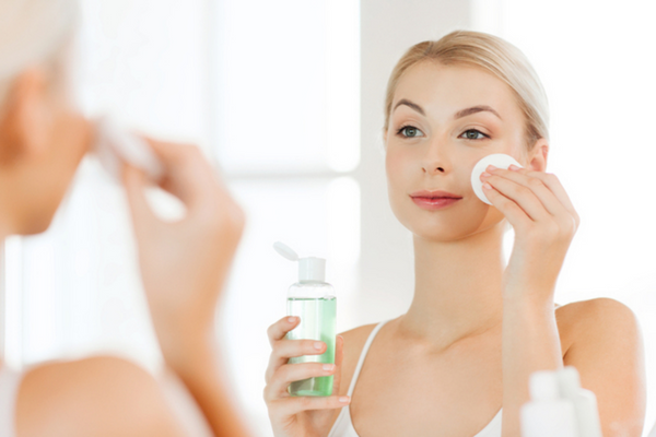 Làm sạch da được xem là nền móng quyết định sức khỏe làn da sau này