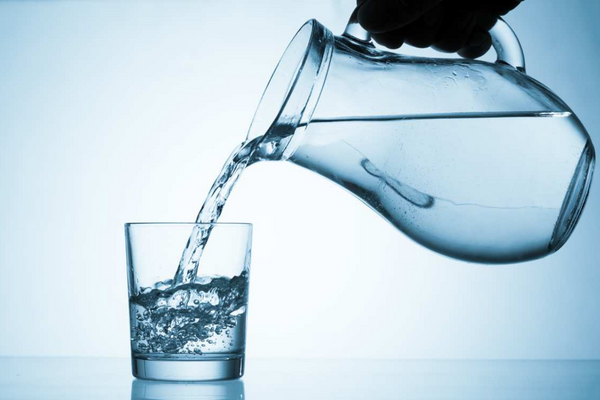 Uống nước không đúng thời điểm có thể gây hại đến sức khỏe