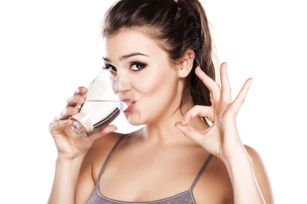 Uống nước còn giúp giảm cân một cách hiệu quả
