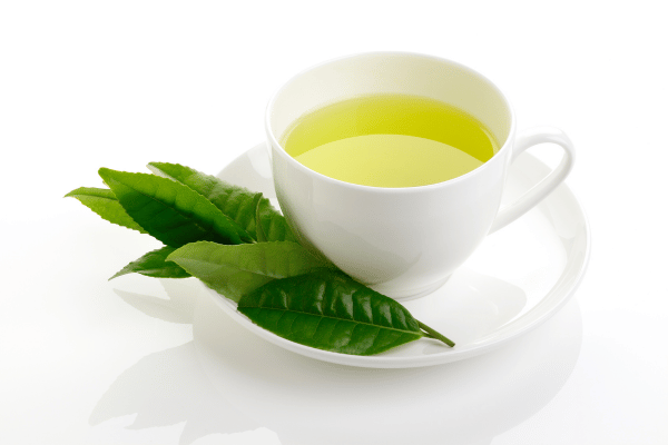 Uống trà xanh có thể hạn chế đổ mồ hôi hiệu quả