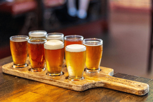 Không nên sử dụng rượu bia vì có thể làm hạ huyết áp đột ngột