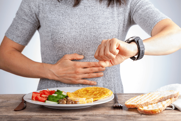 Thường xuyên nhịn đói sẽ khiến cơ thể bạn bị thiếu hụt dưỡng chất