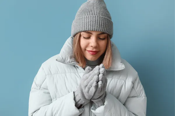 Hãy nhớ mặc quần áo đủ ấm để bảo vệ cơ thể khỏi tiết trời lạnh