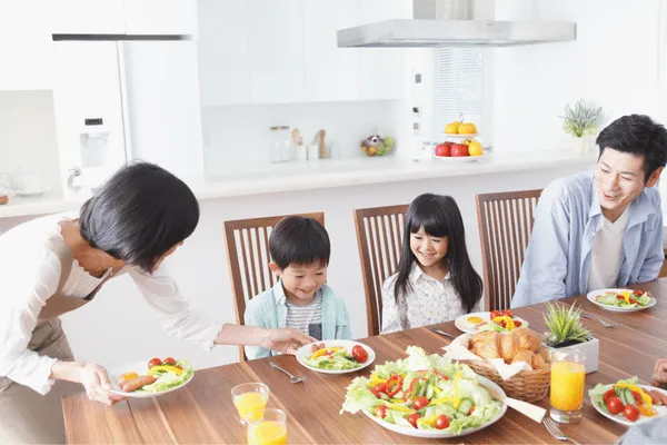 Bổ sung đầy đủ dinh dưỡng để trẻ thật cao lớn và phát triển khỏe mạnh