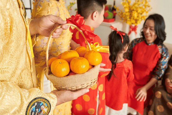 Chia sẻ cùng người thần là cách giảm căng thẳng và áp lực ngày Tết hiệu quả