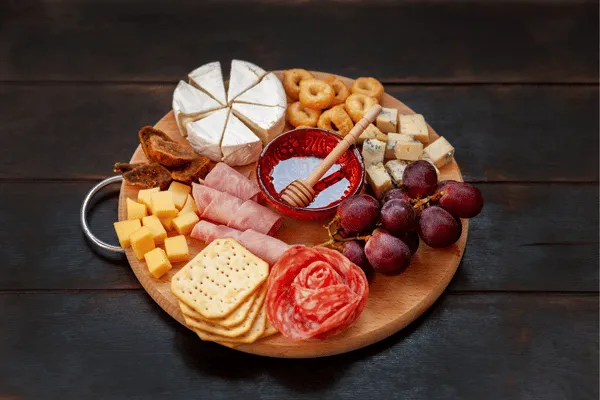 Tiêu thụ thực phẩm quá nhiều muối sẽ làm ảnh hưởng đến tim mạch