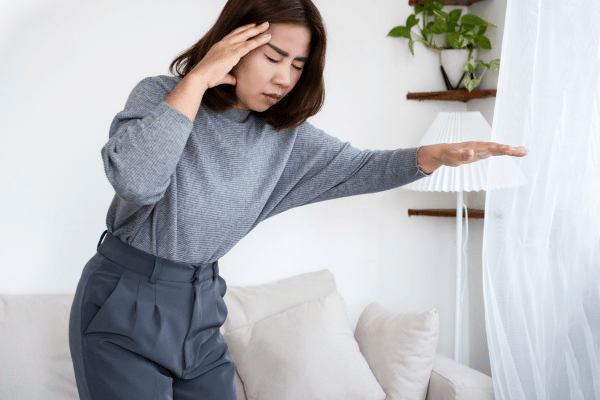 Dấu hiệu nhận biết bị chóng mặt thường xuyên